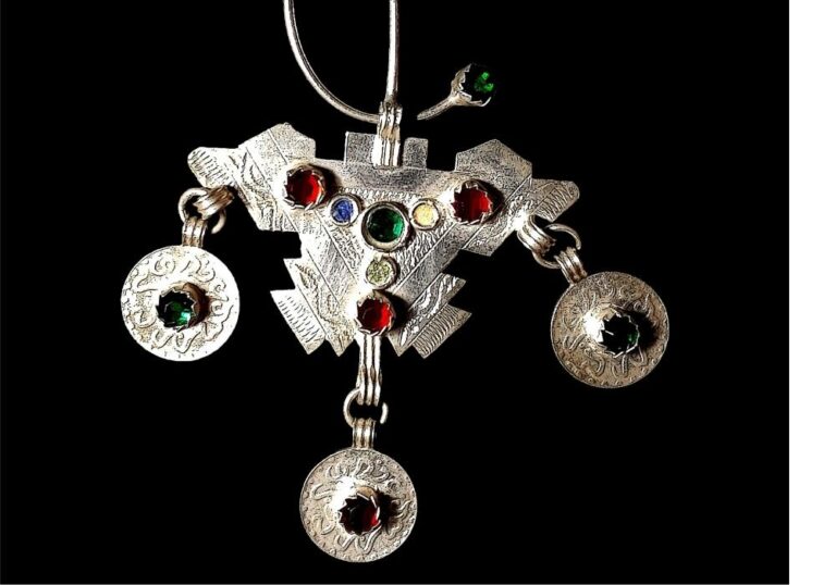 The Guide to Moroccan and Berber Jewelry